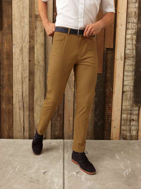 MEN'S PERFORMANCE CHINO JEANS