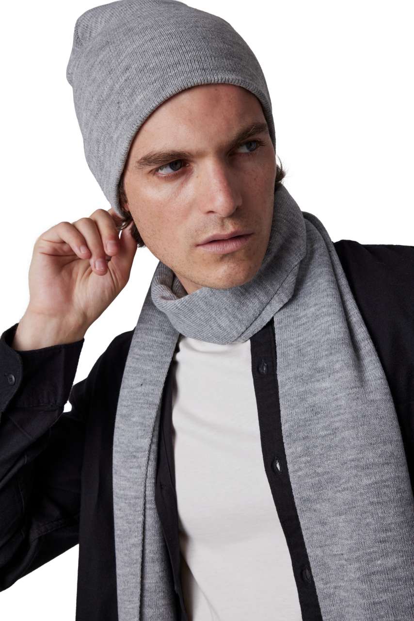 kp549 KNITTED BEANIE